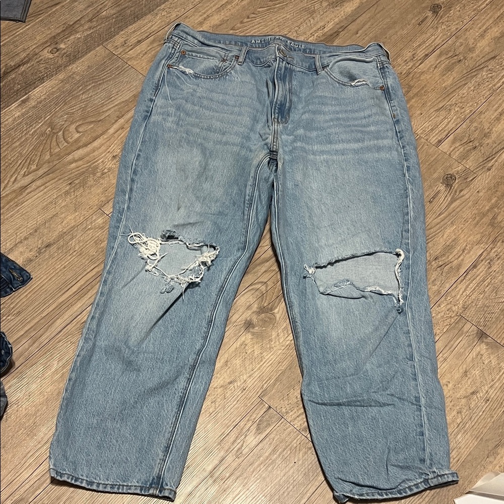 American Eagle Outfitters Light Blue Distressed Jeans